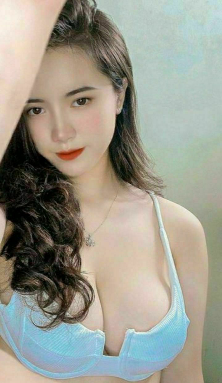Vợ của con trai à, để bố giúp con phê !